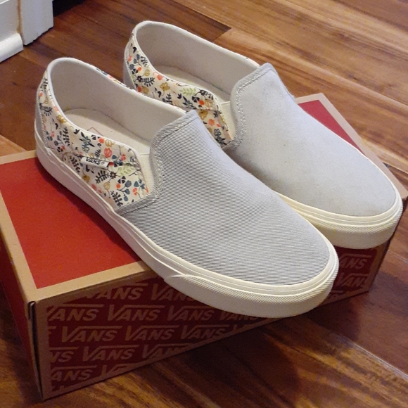 Vans - Picture 2 of 6